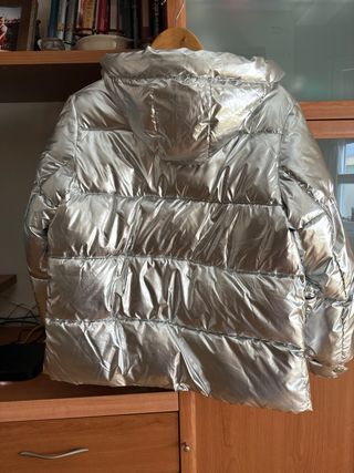 Anorak plateado Bershka