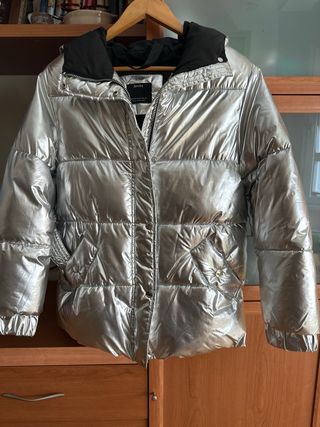 Anorak plateado Bershka