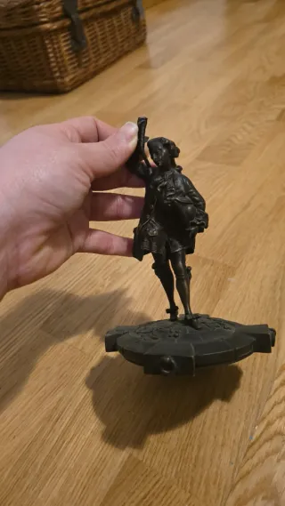 Escultura de bronce figura hombre