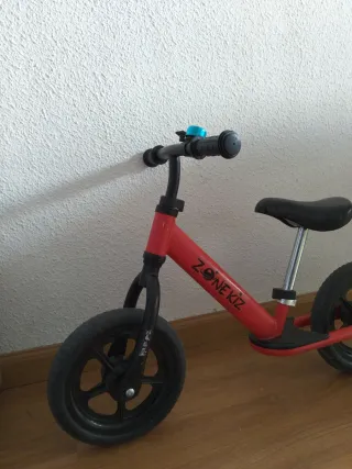 Bici sin pedales roja ZONEKIZ