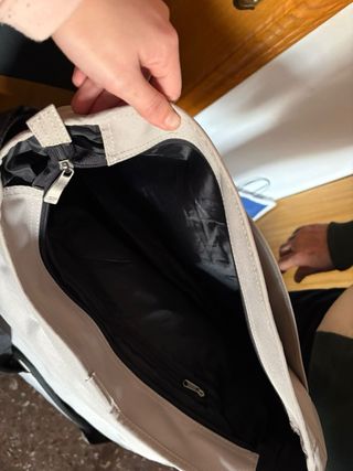 Bandolera Reebok grande beige y marrón