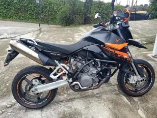 KTM 990 Supermoto