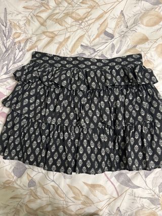 Falda pantalón mini estampada. Talla pequeño.