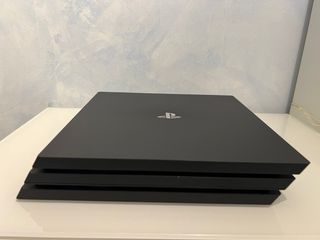 PS4 Pro 1TB Jet Black