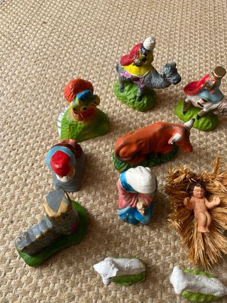 Presépio antigo com 20 peças