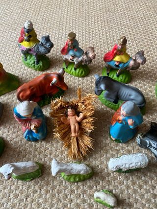 Presépio antigo com 20 peças