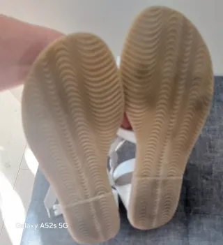 Sandali donna bianchi con borchie