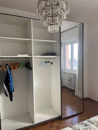 Armadio con ante con ante specchio