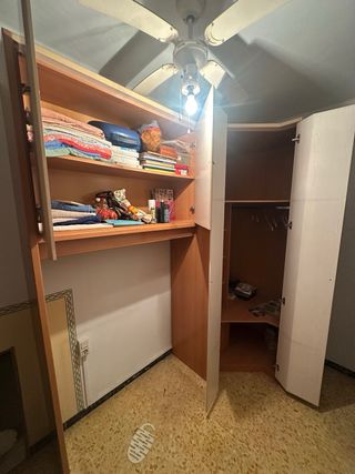 Armadio Angolo in Legno Bianco e Marrone