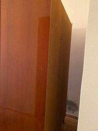 Armario antiguo madera barnizada 3 puertas