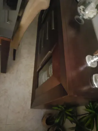 Mueble de salón madera y cristal