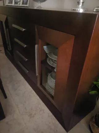 Mueble de salón madera y cristal