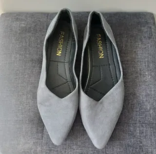 Ballerine grigie a punta