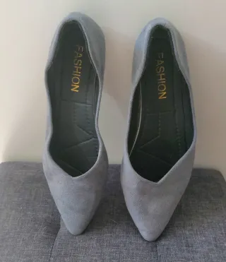 Ballerine grigie a punta