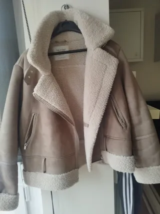 Cazadora polipiel efecto borrego