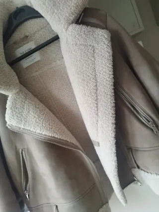 Cazadora polipiel efecto borrego