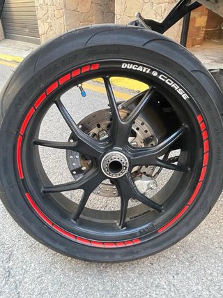 Ducati 848 Evo 2010 Roja