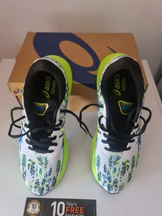 Zapatillas deportivas Asics verdes y blancas