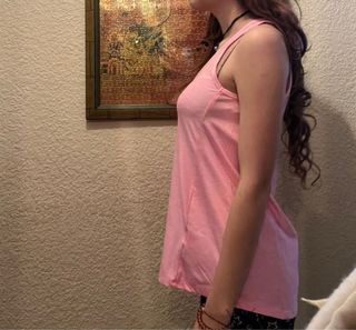 Camiseta deportiva de tirantes rosa