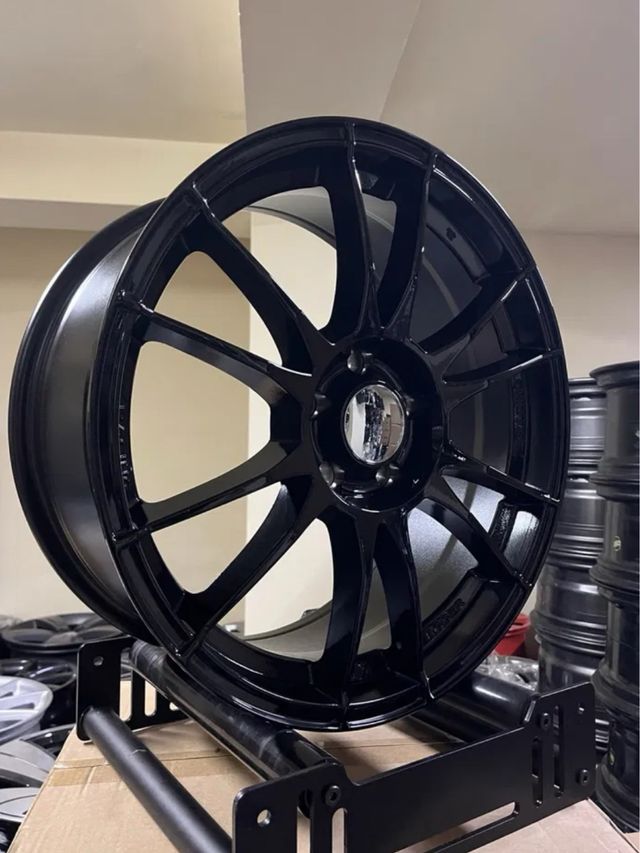 Kit 4 Llantas 18” tipo OZ 5x112