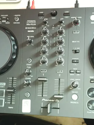 Controlador DJ Pioneer DDJ-FLX4