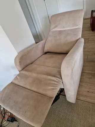 Poltrona relax elettrica beige con meccanismo Subiñas