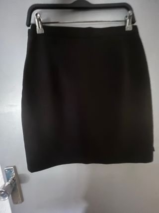 Falda negra con volantes talla L