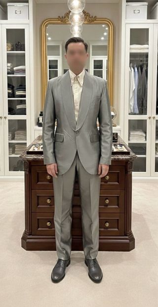 Traje Inmaculada García Novio Gris