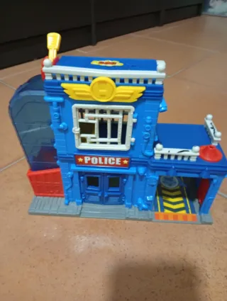 Casa Super Things Police