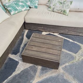 Tavolo basso in legno di teck per giardino