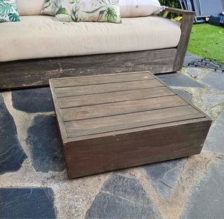 Tavolo basso in legno di teck per giardino