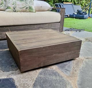 Tavolo basso in legno di teck per giardino