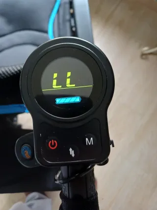 Silla de ruedas electrica. Muy fácil de usar