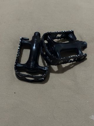 Pedales de bicicleta negros
