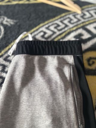 Pantalón Nike Gris