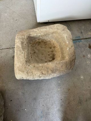 PILA DE PIEDRA ANTIGUA