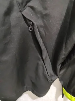 Chaqueta Kalenji Hombre Talla XXL Negra y Amarilla