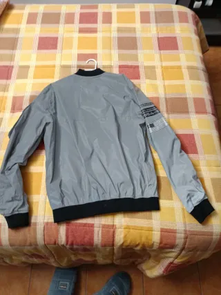 Chaqueta Pull&Bear NASA gris hombre