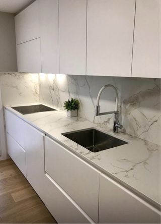 Encimera Porcelánico Blanca Nueva sin estrenar.