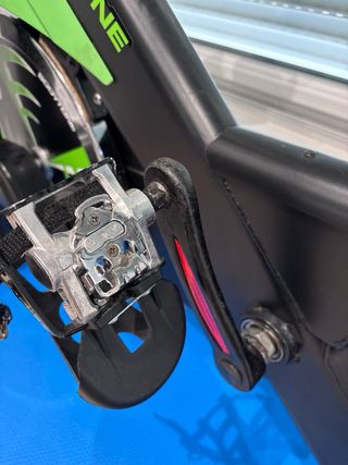 Bicicleta Spinning BodyTone Negra y Verde