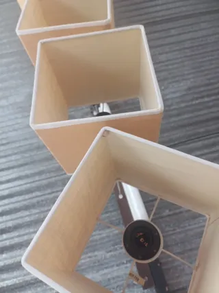 Lámpara de tela y madera