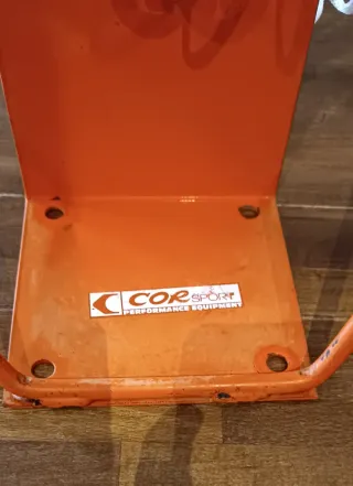 Canestro da basket arancione con retina