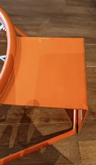 Canestro da basket arancione con retina