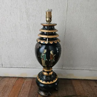 Lámpara de mesa madera lacada oriental. VINTAGE