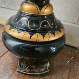Lámpara de mesa madera lacada oriental. VINTAGE