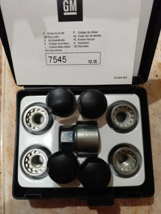Tuercas seguridad opel  ASTRA J,K ZAFIRAC INSIGNIA