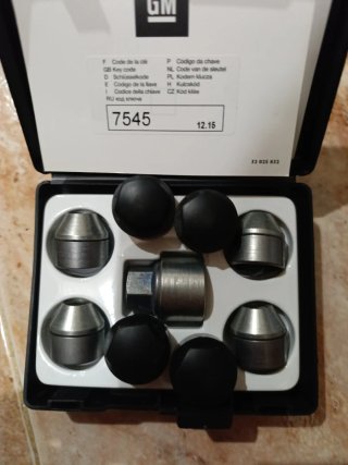 Tuercas seguridad opel  ASTRA J,K ZAFIRAC INSIGNIA