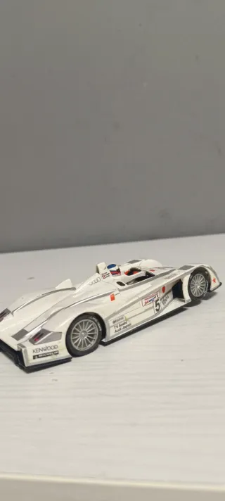 Scalextric Audi R8 Le Mans Japan 1:32