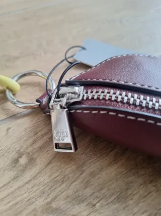 Charm Parfois para colgar o para usar de llavero