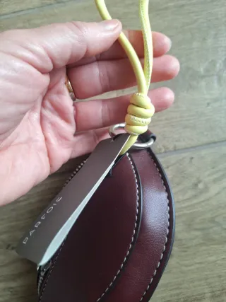 Charm Parfois para colgar o para usar de llavero